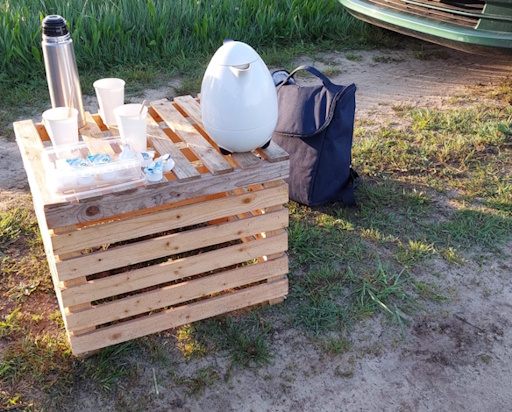 Geïmproviseerde koffietafel